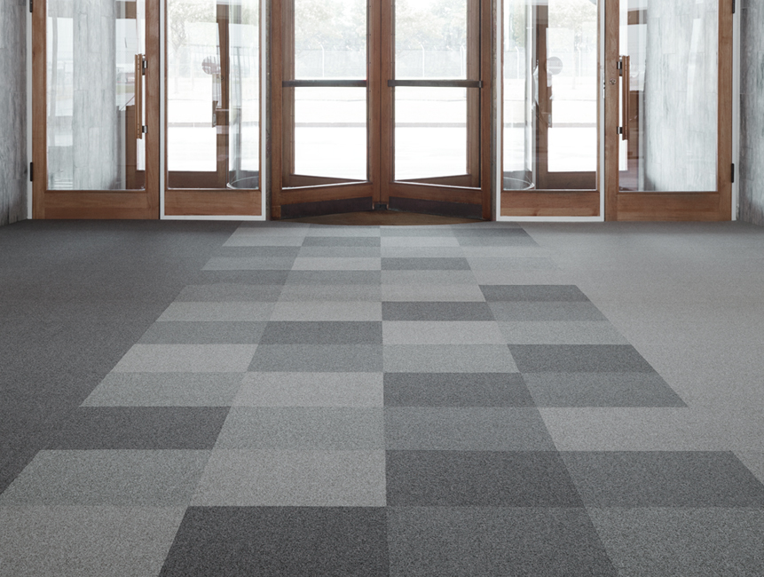 Tæppefliser eller væg-til-væg tæpper