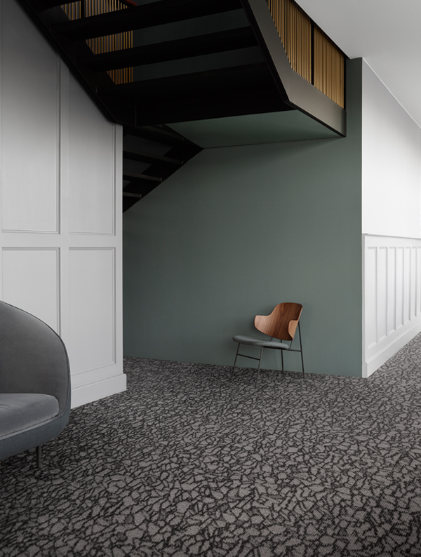 Tæppefliser eller væg-til-væg tæpper